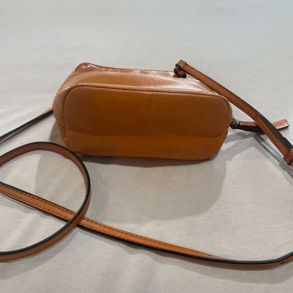 B Makowsky Mustard Yellow Leather Crossbody Bag with Turn-Lock Closure - Picture 3 of 9